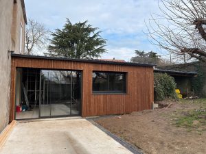 Rénovation et extension moderne d’une habitation